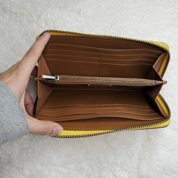 Disney x Coach Mickey Mouse Skateboard Yellow Leather Accordion Zip Wall… - Picture 15 of 16